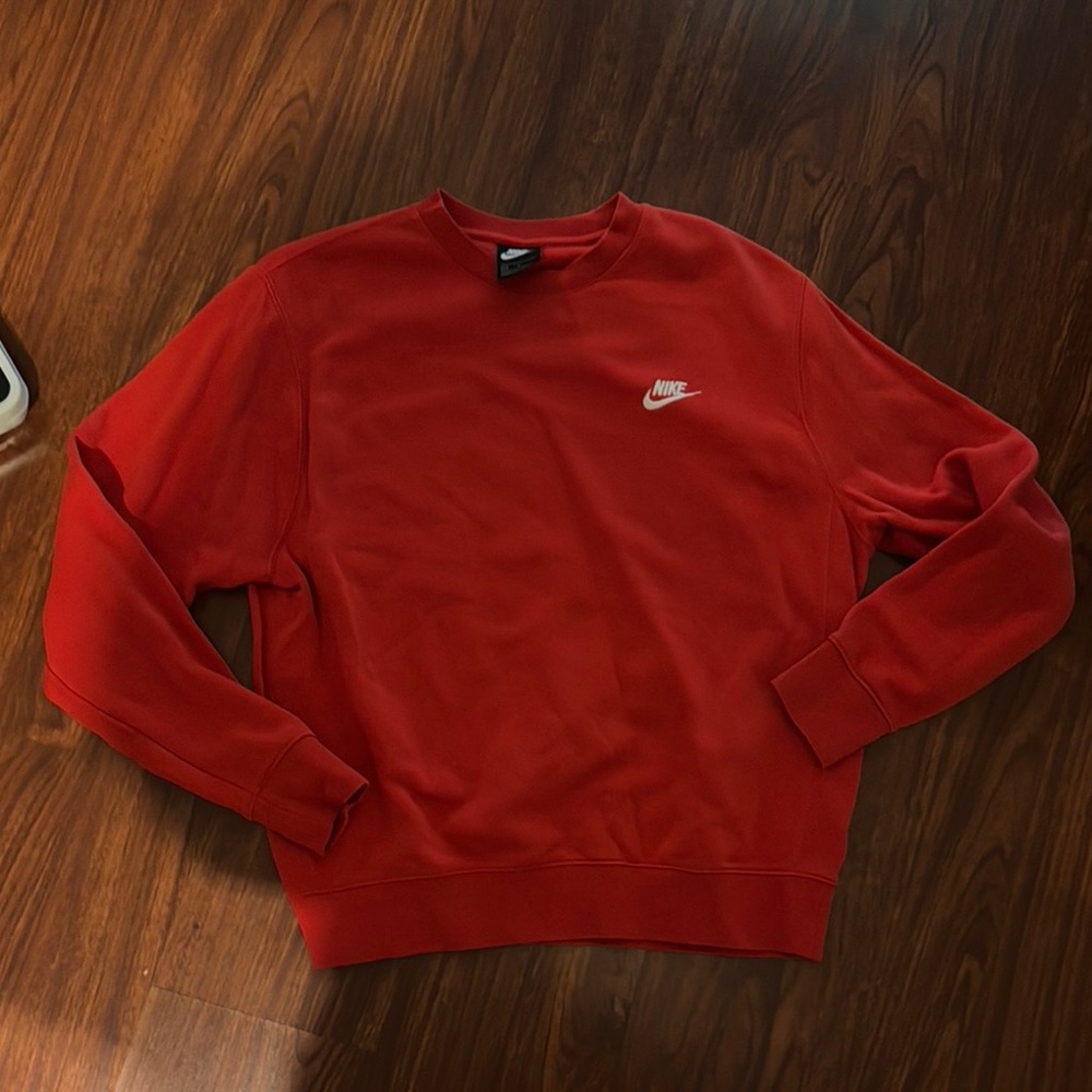 Nike MENS red crewneck size MEDIUM